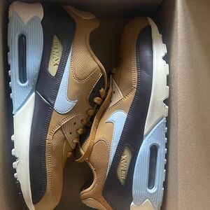 Nike Air Max Brown, Dark Brown & Light Blue Trainers